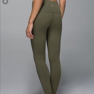 ISO grean lululemon leggings